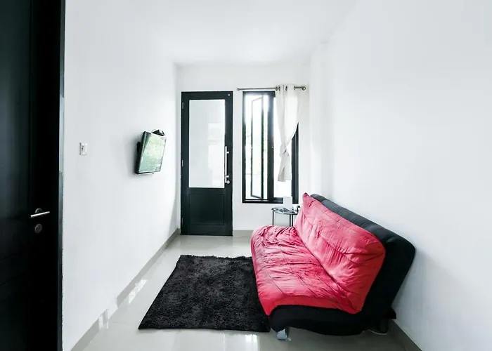 Townhouse ヴィラ サヌール