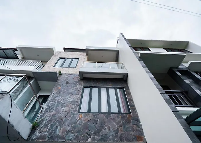 Townhouse サヌール